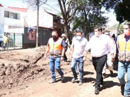 El gobierno llamó a la población a no tirar basura en la calle para reducir el riesgo de inundaciones durante el temporal. ESPECIAL