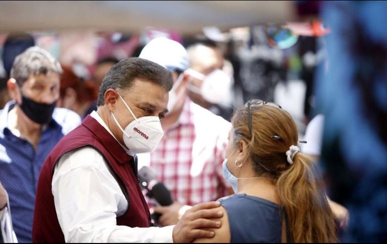 El morenista también recorrió el mercado y el tianguis de San Onofre. Cortesía
