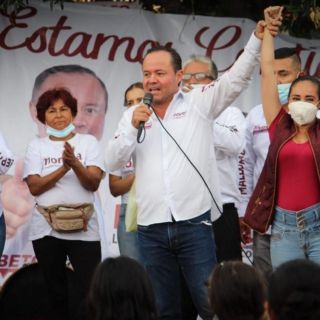 Maldonado promete servicios médicos en Parques de la Victoria