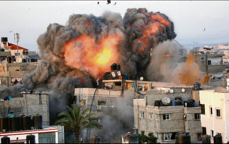 ATAQUES. Los bombardeos han impactado en zonas urbanas de la Franja de Gaza. AFP