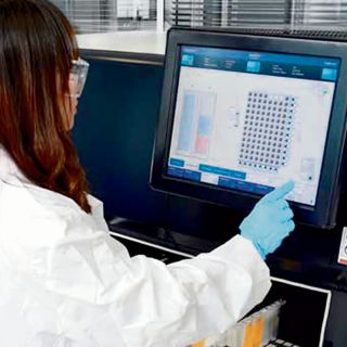 Aplican pruebas de COVID-19 con tecnología italiana