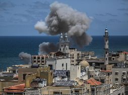 La escalada ha causado la muerte de diez israelíes y 200 palestinos, entre ellos 42 civiles que murieron el domingo tras intensos bombardeos. EFE / M. Saber