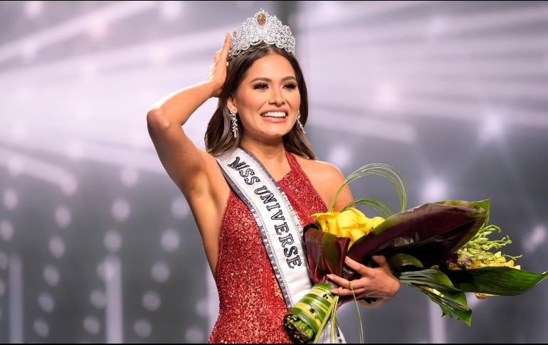 Andrea Meza durante su coronocación como la nueva Miss Universo. AP / B. Askinas