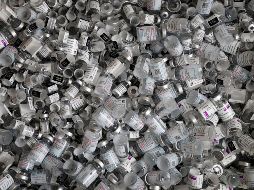 Mensajes difundidos en EU y Brasil aseguran que el fármaco de Moderna con tecnología de ARN Mensajero contiene entre sus ingredientes 