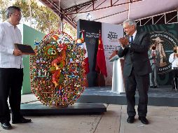 El Presidente López Obrador y el embajador chino Zhu Qingqiao participan en una rueda de prensa en Torreón, Coahuila. EFE