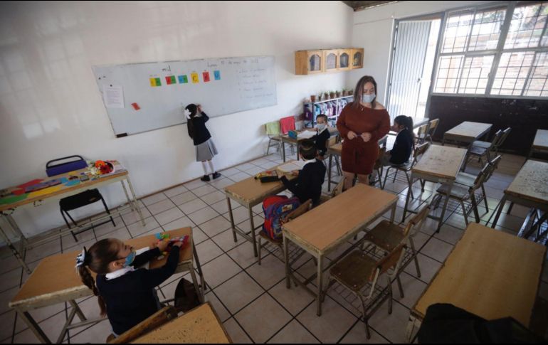 Escuelas en Jalisco reabrieron hoy para la integración del acompañamiento académico a alumnos del sistema educativo estatal. EL INFORMADOR / F. Atilano