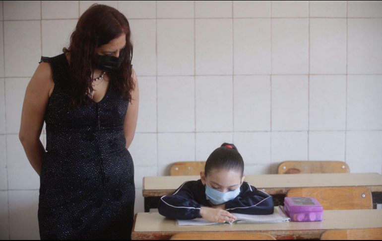 Este lunes se hizo el anuncio de la reapertura de más de nueve mil escuelas para la integración del acompañamiento académico a alumnos del sistema educativo estatal. EL INFORMADOR / F. Atilano