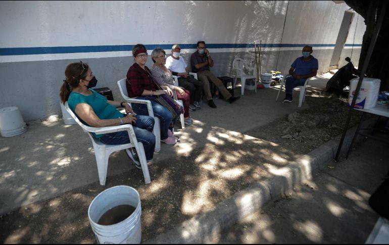 Afirman que se mantendrán en el lugar hasta que no se les garantice la regularización del servicio de agua potable. EL INFORMADOR / F. Atilano