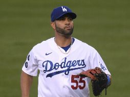 Pujols, de 41 años, fue recibido con vítores en el Dodger Stadium y pegó un elevado de out en su primer turno al bate. AFP