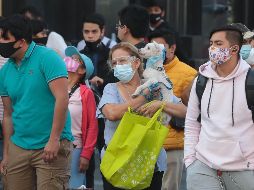 Pese a la baja de contagios, autoridades pidieron a la ciudadanía no bajar la guardia y mantener las medidas de higiene y sana distancia. SUN / ARCHIVO