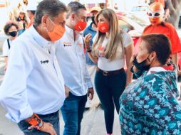 Frangie presentó sus propuestas ante vecinos y comerciantes de la colonia Díaz Ordaz. ESPECIAL