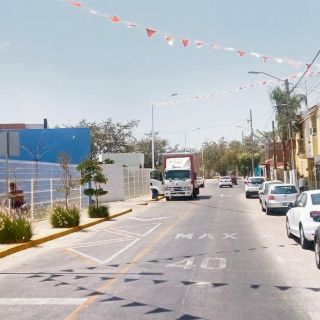 Vecinos de Huentitán, contentos por la repavimentación de sus vialidades