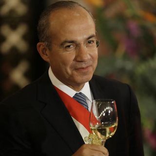 En elecciones está en juego tener una democracia o una dictadura: Felipe Calderón