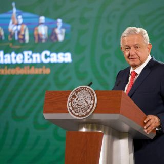AMLO pide al Banxico explicar qué hace con sus reservas