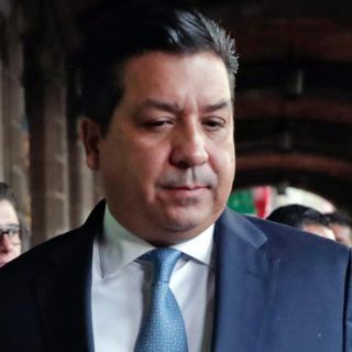 Familia de García Cabeza de Vaca, en lista de investigaciones de FBI: AMLO