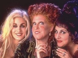 Bette Midler, Sarah Jessica Parker y Kathy Najimy se volverán a meter en la piel de las hermanas “Sanderson”. CORTESÍA / Disney+