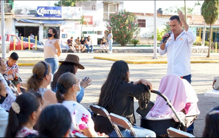 El candidato se reunió este jueves con líderes de Villas de Nuevo México, Valle de los Molinos y Parque Real. ESPECIAL