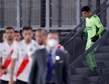 El caso más emblemático fue el de River Plate, que sufrió un contagio masivo de más de 25 jugadores en su plantel. En el partido de Libertadores ante Santa Fe, el volante fue portero Enzo Pérez, pero River se alzó con un triunfo 2-1. EFE / J. I. Roncoroni