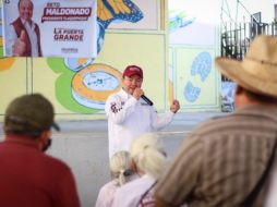 El morenista se reunió este viernes con habitantes de la zona del Cerro del Cuatro para escuchar sus demandas. ESPECIAL