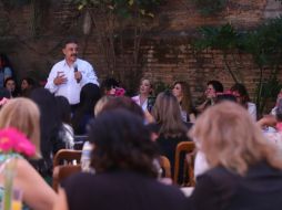 Este viernes, el morenista sostuvo un encuentro con líderes de mujeres. ESPECIAL