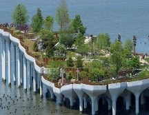 El parque se suma a una serie de muelles nuevos que han surgido en el lado oeste de Manhattan, pero tiene características de diseño que lo distinguen de los demás. AFP/A. Weiss