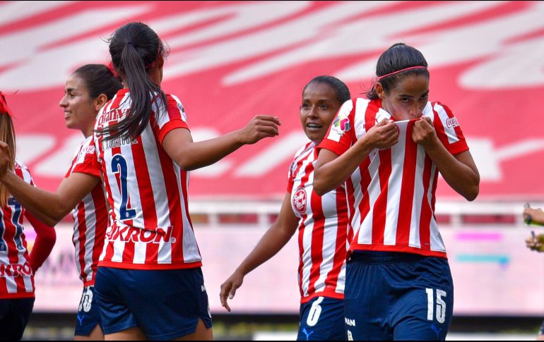 Chivas se prepara para enfrentar a Tigres en la final de la Liga MX Femenil. Imago7