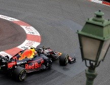 En una accidentada Q3 para el Gran Premio de Mónaco, el piloto tapatío Sergio ''Checo'' Pérez arrancará noveno en la carrera del domingo. AP / L. Bruno