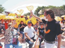 Lemus planteó contar con un registro de asistencia a nivel secundaria, por medio del cual se notifiquen entradas y salidas a los padres o tutores vía mensaje de texto en sus celulares. ESPECIAL