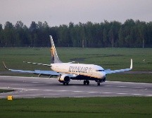 El vuelo de Ryanair procedente de Atenas llegó ayer a Vilna, la capital de Lituania, tras el desvío forzozo del avión. EFE/EPA