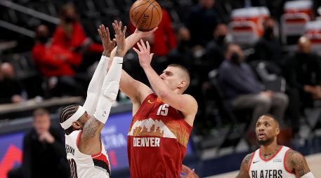 ESTRELLA. Jokic trazó el camino para emparejar la serie. AFP