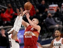 ESTRELLA. Jokic trazó el camino para emparejar la serie. AFP