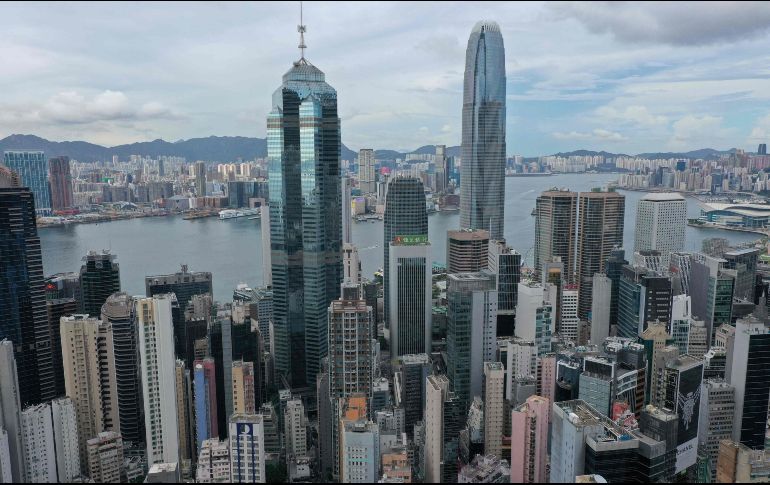 Hong Kong es uno de los pocos lugares del mundo que pudo asegurar suficientes dosis para su población, pero la desconfianza en el gobierno y la desinformación en las redes sociales han provocado un bajo nivel de vacunación. AFP / P. Parks