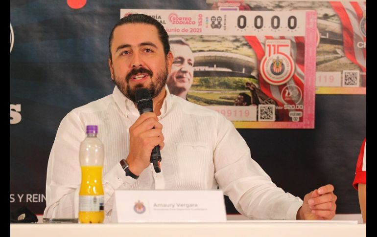 En estos billetes aparecen imágenes del Estadio Akron, la afición rojiblanca, Jorge Vergara y jugadores históricos del club. ESPECIAL/CHIVAS