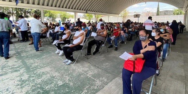 COVID-19: M&eacute;xico acumula 221 mil 960 muertes por coronavirus