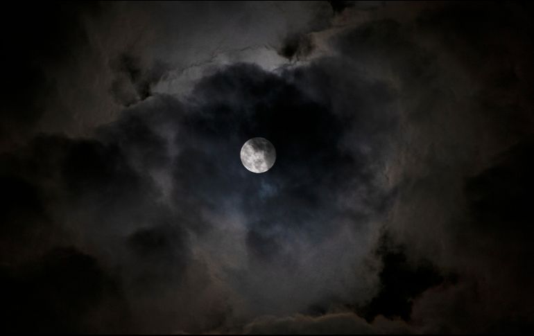 La Super luna desde la Ciudad de México. AP / M. ugarte