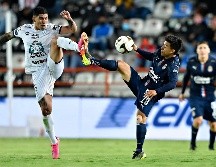 Cuando Beltrán (D) habló con Amaury Vergara para solicitarle que lo cedieran a otro equipo porque quería jugar, el dueño de Chivas le dijo que le daba todo el apoyo, pero sólo saldría prestado. IMAGO7