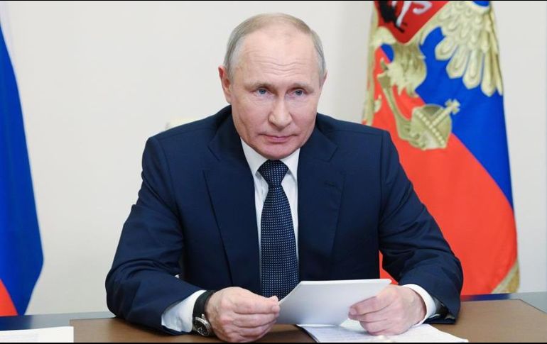 Putin insistió que las vacunas anticovid son seguras y no ocasionan secuelas graves para la salud. EFE/S. Ilyin