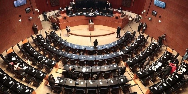 Senado de M&eacute;xico: Por bloqueo, posponen sesi&oacute;n de la Comisi&oacute;n Permanente
