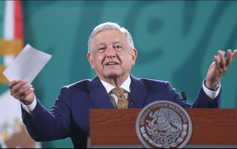 En la mañanera, López Obrador se refirió a las pensiones que se destinan a adultos mayores, además del robo de combustible. EFE/S. Gutiérrez