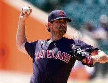 El lanzador de los Indios estuvo cerca de lograr su séptimo juego sin hit de esta temporada. AP/C. Osorio