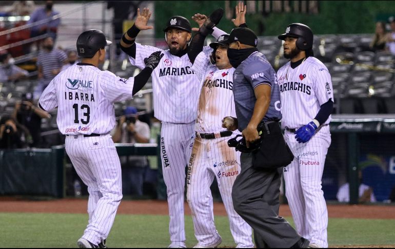 La serie estaba igualada 1-1 y para el tercero, arrancaron con potencia e inteligencia para llevarse la victoria. IMAGO7