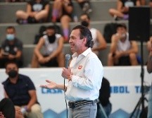 El abanderado naranja se compromete a crear la Copa Guadalajara, el torneo de fútbol de barrios más grande de la ciudad. ESPECIAL