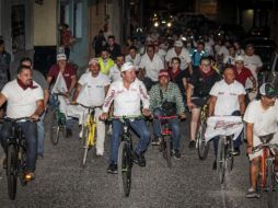 El morenista realizó un recorrido en bicicleta para conocer más a fondo las necesidades de los vecinos en el tema de la movilidad urbana. ESPECIAL