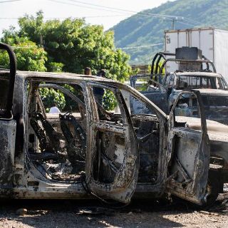 Violencia regresa a Michoacán con bloqueos y quema de vehículos