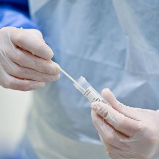 Alemania investiga fraudes en centros de pruebas rápidas COVID-19