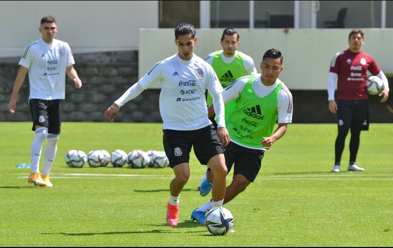 El cuadro que dirige Jaime Lozano entrena previo a los juegos. TWITTER/@miseleccionmx