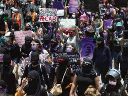 FEMINISTAS. Un grupo de al rededor de 70 mujeres se manifestó ante la falta de seguridad. SUN