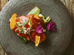 BLACK COD. Uno de los platillos estrellas del restaurante, con delicioso pescado glaseado en ciruela japonesa y cama de acelga. ESPECIAL