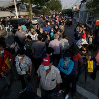 Piden no llegar con varias horas de anticipación a recibir vacuna contra el COVID-19