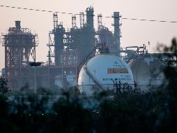 La refinería de Tula ha promediado una producción de 153 mil 400 barriles de petróleo por día, en lo que va de año. AFP/ARCHIVO